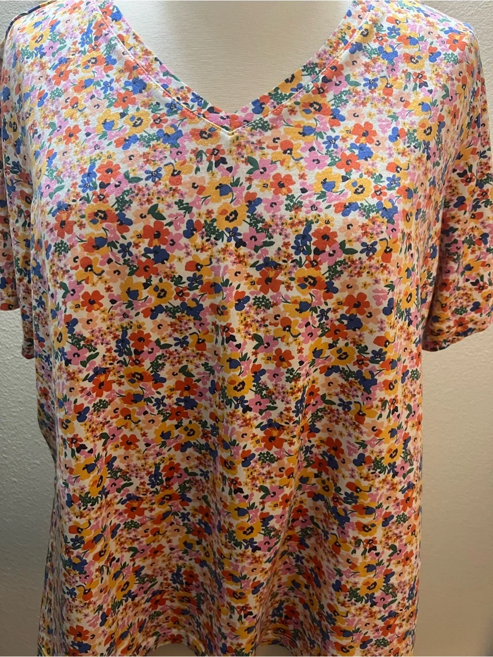 Lands' End Multicolor Floral V-Neck Short Sleeve Top